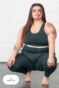 You will love our top-selling SuperHold™ plus size compression leggings with pockets. The high waistband is designed to stay put and flat lock seams prevent chafing. Our signature SuperHold™ compression fabric is sweat-wicking, quick-drying and squat-proof. Our award-winning plus-size fit stays in place all day and moves with you for ultimate comfort. All we do is plus so you can count on us for the best plus size activewear and plus size workout clothes! *NY Times Wirecutter - Best Plus Size Le Buy Leggings, Plus Size Workout, Leder Outfits, Older Fashion, Plus Size Fits, Ankle Leggings, Plus Size Activewear, Best Leggings, Plus Size Leggings