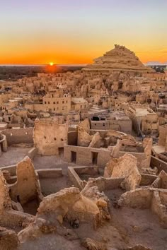 Shali Fortress - Trips in Egypt Places To Travel Aesthetic, Adventure Travel Aesthetic, Cool Travel Destinations, Beautiful Places In Egypt, Vacation In Egypt, Bedouin Aesthetic, Pictures Of Egypt, Egypt Vacation Pictures, Egypt Travel Aesthetic