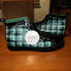 New Rare Hot Topic Harry Potter Slytherin Plaid Hi-Top Sneakers Mens Size 9/Womens 10 Hot Topic Harry Potter, Hot Topic Shoes, Harry Potter Slytherin, Hi Top, Mens Shoes Sneakers, Hot Topic, Black Green, Top Sneakers, Men's Shoes