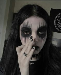 Goth Eye Makeup, Black Metal Girl, Creepy Halloween Makeup, Punk Makeup, Alt Makeup, Horror Makeup, Swag Makeup, Alternative Makeup, Scary Makeup