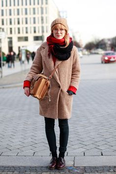 Winter Geek Chic - Berlin Berlin Fashion Streetstyle, Berlin Fashion Week Street Style, Berlin Winter, Berlin Street Style, Berlin Fashion Street, Winter Street Style, Kids Street Style, Berlin Street, Cute Outfits With Jeans