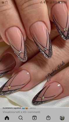 Unusual French Tip Nails, Classy Office Nails, Casual Salon Outfit, Fancy French Tips, Fancy Almond Nails, Elegant Almond Nails Classy, Beauty Nails Design, Stylish Nails Designs, Prom 2023