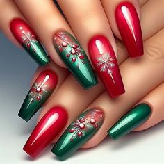 Xmas Nail Art, Red And Green Christmas, Holiday Nail Designs, Cute Christmas Nails, Daisy Nails, Christmas Nail Art Designs, Nail Designs Glitter, Festival Nails, Xmas Nails