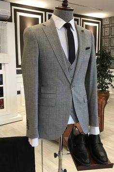 Men Formal Suit Gray Notched Lapel Three Pieces Men Suits For Business – 27dress Formal Suits Men, Formal Wedding Suit, Classy Suits, Formal Mens Fashion, Plaid Suit, Men Formal