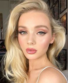 Wedding Makeup Blonde, Green Eyes Blonde Hair, Make Up Sposa, Wedding Makeup For Blue Eyes, Blonde Hair Green Eyes, Wedding Hairstyles And Makeup, Pole Sport, Bridesmaid Hair Makeup