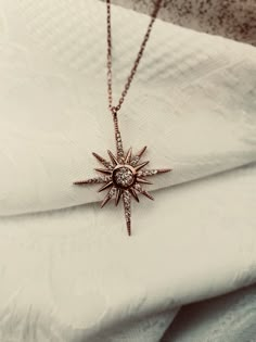 Star Necklace Aesthetic, Gold Star Necklace, North Star Necklace, Star Necklace Gold, Magical Jewelry, Classy Jewelry, Fancy Jewellery, Star Jewelry, Jewelry Images