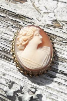 10 KT Carved Shell Cameo Brooch Antique Cameo Pendant Carved Vintage Cabochon Brooch For Wedding, Antique Cameo Brooches For Wedding, Vintage Cameo Brooches For Vintage Events, Vintage Cabochon Brooches For Wedding, Vintage Wedding Brooches With Cabochon, Victorian Style Cameo Brooch For Weddings, Victorian Cameo Brooch For Wedding, Vintage Cameo, Cameo Jewelry