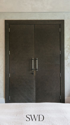 Enhance your space with these luxurious double doors, featuring a modern textured finish and sleek metal handles for a refined look. Ideal for bedrooms, offices, or entryways, these doors combine elegance and durability to create a timeless statement. Designed with high-quality materials and minimalist style, they offer privacy and sophistication. Elevate your interiors with this custom-crafted design

#swdbespoke
#bespokedoors
#luxurydoors
#highglossdoors
#oakdoors
#bespokeoakdoors
#luxuryoakdoors
#oakstaineddoors
#internaldoors
#interiordoors
#bespokedoorsuk
#bespokedoorsdubai
#uniquedoors
#luxurydoorsusa
#luxurydoorsdubai