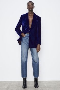 Blue Velvet Blazer Outfit, Velvet Jacket Outfit, Velvet Blazer Outfit, Velvet Jackets Women, Blue Blazer Outfit, Velvet Blazer Women, Red Velvet Jacket, Cut Blazer, Blazer Zara