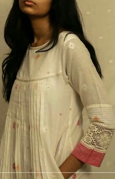 Indian Kurti Designs Casual Cotton Tunic Tops, Cotton Dresses Designs, Cotton Tops Designs, Indian Kurti Designs, Simple Kurta Designs, Kurti Designs Latest