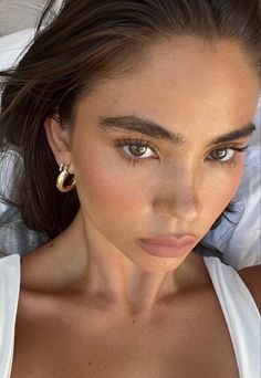 How To Have Style, Maquillage On Fleek, Bronze Makeup, Natural Glowy Makeup, Formal Makeup, Olive Skin, Glowy Makeup, Clean Makeup, Natural Makeup Looks