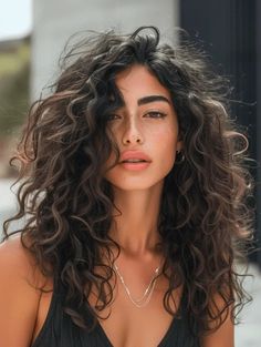 Save Viviane Audi Haircut, Naturally Curly Lob, Balayage Brownhair, Long Layered Curly Hair, Layered Curly Haircuts, Long Curly Haircuts, Spring Haircuts, Curly Lob, Natural Curly Hair Cuts