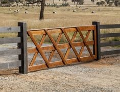 Rustic Yard Fence Ideas, Rustic Gate Entrance, Horse Stall Signs Diy, Decorative Wooden Fence, Ranch Gates Entrance Ideas Wood, Country Driveway Ideas, Country Fences And Gates, Sliding Electric Gates Driveways, Horse Fencing Ideas