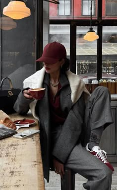 Burgundy Outfit, Winter Fashion Outfits Casual, Coffee Girl, Looks Chic, Mode Inspo, Style Mistakes, Autumn Outfit, Mode Inspiration