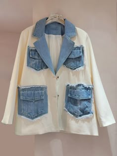 Coat is the best way to keep your body warm during this winter. This fashionable item has all the features you need to stay cozy and stylish at the same time. Do you wanahavit? Upcycle Jacket Blazers, Office Women Clothing, Blazer Diy, Patchwork Blazer, Simple Dress Casual, Patchwork Denim Jacket, Denim Scraps, Clothing Korean, Denim Outfits