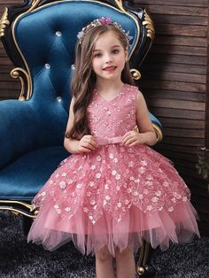 Flower Girl Dresses V Neck Tulle Sleeveless Knee Length Princess Silhouette Flowers Kids Social Party Dresses Kids Formal, Princess Silhouette, Casual Work Dresses, Kids Activewear, 파티 드레스, Princess Kids, Kids Dresses, Design Girl, Dresses Floral