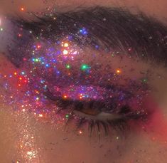 Messy Glitter Makeup, Cute Creepy, Pride Makeup, Sparkly Eyes, Cool Makeup Looks, Festival Makeup, Grunge Makeup