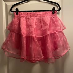 Brand New - Never Worn Chic Pink Ruffled Mini Skirt, Chic Pink Ruffled Skirt, Chic Pink Tiered Mini Skirt, Chic Pink Flowy Skirt, Distressed Jean Skirt, Ruffle Mini Skirt, Skirt Y2k, Animal Print Skirt, Tweed Mini Skirt