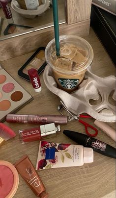 روتين العناية بالبشرة, All I Ever Wanted, Make Up For Ever, Foto Ideas Instagram, Lip Glow, Just Girl Things, Just Girly Things, Hand Cream