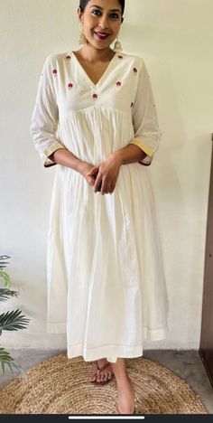 Cotton Maternity Dress Pattern, Linen Dress Design Pakistani, Onam Kurta Outfits Ideas, Onam Outfits Ideas 2024, Onam Collections, Onam Outfits Ideas, Nyra Cut, Maternity Dress Pattern, One Piece Frock