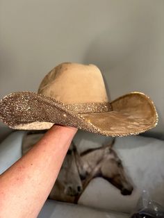 One of our new suede hats! These suede's are the newest trending item for the fall and winter season this year. Perfect for fall weddings, NFR, rodeo balls and more. You will absolutely make a statement in these hats and be the best dressed at your event! Hat Details: Camel suede hat Square front brim Lt Topaz rhinestones on the underneath brim with a matching lt topaz rhinestone hat band and trim Sizing See attached size chart in photos Each hat will come with additional foam pieces that can he Nfr Rodeo, Rhinestone Hat, Suede Hat, Bridal Hat, Velvet Hat, Camo Hats, Fall Weddings, Pink Hat, White Hat