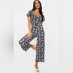 Pretty Little Thing Daisy Print Jumpsuit - Never Worn- New With Tags! Women’s Size 8 Chic Short Sleeve Jumpsuits And Rompers With Floral Print, Chic Floral Print Jumpsuit With Short Sleeves, Spring Floral Print Jumpsuits And Rompers For Date Night, Floral Print Jumpsuits And Rompers For Date Night, Chic Floral Print Jumpsuits For Work, Chic Floral Jumpsuits And Rompers For Work, Trendy Fitted Floral Jumpsuits And Rompers, Trendy Fitted Jumpsuits And Rompers For Brunch, Trendy Fitted Jumpsuit For Brunch