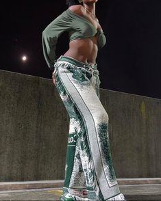 Rug Pants, Boho Black Women, Blanket Pants, Pants Aesthetic, Statement Fashion Pieces, Tik Tok Videos, Concept Clothing, Swag Outfits For Girls