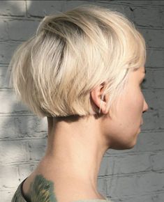 French Pixie Haircut Straight Hair, A Line Pixie, Very Short Bob Haircuts, Super Short Bob, Haircut Inspiration, Haircut And Color