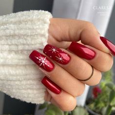 Holiday Nails Winter Christmas Red, Christmas Nails Design Holiday, Red Xmas Nails, Red Christmas Nail Designs, Red Sparkle Nails, Christmas Nail Art Ideas