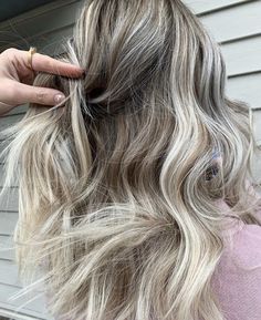 Bright blonde dimensional highlights Bright Blonde Dimensional Hair, Multi Dimensional Blonde, Blonde Dimensional Hair, Bright Blonde Highlights, Dimensional Highlights, Dimensional Hair, Blonde Hair With Roots