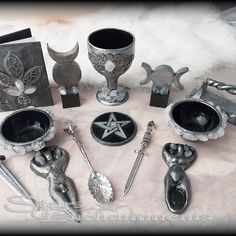 Pentacle Art, Witchy Ideas, Altar Inspiration, Travel Altar, Horned God, Mini Altar, Green Witchcraft, Chanel Runway, Magick Book