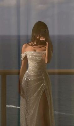 Simple 15 Dresses, Back Dress Ideas, Vestidos Elegantes Aesthetic, Prom Dress 2025, Vestidos Aesthetic Elegantes, Graduation Inspo Outfits, Prom Dresses 2025, Prom Corset Dress, Sequin Prom Dresses Long