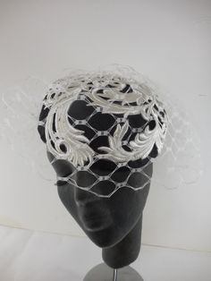 Black and white pill box with a waffle veiling veil. sinamay base covered with tulle and embroidery. Costume Hats, Costume Accessories, Headpiece, Veil, Beauty Book, United Kingdom, Accessory Gift, Pet Supplies, Electronic Accessories