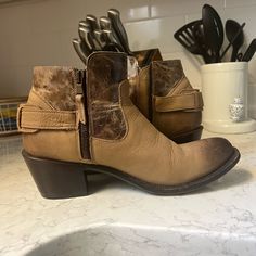 Lightly Used 9.5. From Broadway In Nashville. Western Slip-on Boots With Removable Insole, Calf Hair Boots With Round Toe For Fall, Calf Hair Boots With Leather Sole And Round Toe, Broadway In Nashville, Short Boots, Nashville, Bootie Boots, Broadway, Ankle Boots