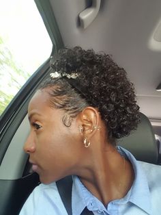 Short Curly Hair In A Ponytail, Curly Hair In A Ponytail, Very Short Natural Hairstyles, Poc Hairstyles, Braid Out Natural Hair, Hair In A Ponytail, Natural Hair Twa, Short Natural Curly Hair, Natural Hair Short Cuts