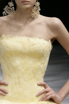 Detail Couture, Lemon Chiffon, Mcqueen Fashion, Couture Details, Solar Plexus, Moda Vintage, Yellow Fashion, Mellow Yellow, Shades Of Yellow