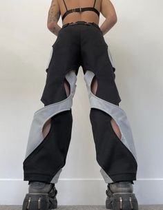 Mens Formal Aesthetic, Going To A Concert Outfit, Retro Futuristic Outfit, Futuristic Pants, Futuristic Fashion Aesthetic, Customized Pants, Futuristic Clothes, Y2k Techwear, Low Rise Sweatpants