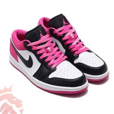 2020 Air Jordan 1 Low Se Gs 'Black Active Fuchsia' $175- I'll Take Offers Never Worn Jordan 1 Lows Pink, Air Jordan Dunk Low, Jordan 1 Low Pink, Jordans Low, 1s Shoes, Nike Air Jordan Low, Παπούτσια Nike Free, Low Jordan 1, Jordan 1 Lows