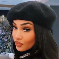 These Beret Caps Are A Must-Have This Season. Woolen Blend Women Beanie Outfit, Classy Black Women Aesthetic, Hats Black Women, Beret Hat Outfit, 30s Birthday, Classy Aesthetics, Black Beret Hat, Beret Outfit, Basic Accessories