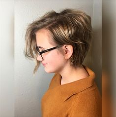 Girl Short Haircut, Short Hair Cuts For Teens, Teen Haircuts, Girls Hairdos, Mom Haircuts, Modern Short Hairstyles