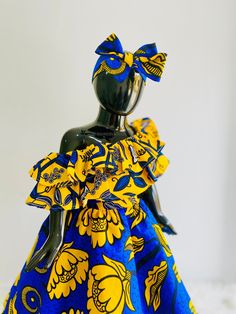 Please see shop announcement for current processing time  My African princess collection by Mommadeuk®️  This 3- piece outfit  Includes headwrap , top , skirt  completely designed and handmade from start to finish by me , 💕 and always comes with a hair piece, other accessories can also be made to order for you  Made with complimenting Ankara print ✨ Size guide  1yr- length from shoulder to knee- 48cm  2 yrs -length from shoulder to knee-51cm 3yrs - length from shoulder to knee-54cm  4yrs- lengt Kids African Outfits Girls Ankara, African Print Dresses For Kids, Ankara For Children, Children Style Girl Ankara, Ankara Dress Styles For Kids, Children Dress Styles, Children Ankara Gown Styles, Skirt And Top For Kids, Children Ankara Styles