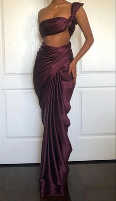 Natasha Thasan Saree, Natasha Thasan, Wine Saree, Pleated Prom Dress, Glam Dresses, Looks Chic, Draped Dress, Fancy Dresses, Get Dressed