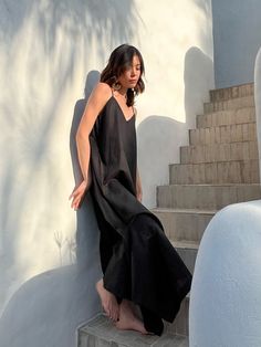 Bua Linen Maxi dress - Black | Coco De Chom Black Simple Dress, Maxi Dress Linen, Dress Minimal, Simple Black Dress, Western Outfits Women, Maxi Dress Black, Dress Linen, Simple Dress, Sustainable Fashion Brands