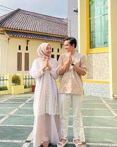 Eid Look, Eid Outfit Ideas, Kebaya Wedding, Eid Outfit, Self Portrait Photography, Outfit Hijab