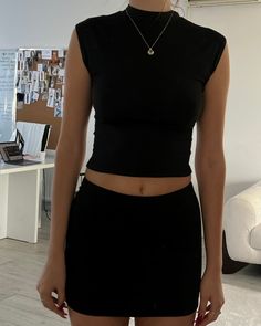 Modern Basics Fashion, Fits For Going Out, Trendy Summer Dresses 2023, Good Basics Clothes, Nice Top And Jeans Outfit Ideas, Black Miniskirt Outfits Summer, Black Top Outfit Summer, Racerback Top Outfit, Going Out Tops College