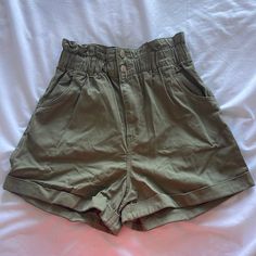 H&M Paperbag Shorts In Army Green. Nwt. Size 8. H&m Casual Shorts With Pockets, Casual H&m Shorts With Pockets, H&m Bottoms With Pockets For Day Out, Trendy H&m Shorts With Pockets, H&m Casual High-waisted Shorts, Paperbag Shorts, Paisley Shorts, Paper Bag Shorts, Black High Waisted Shorts