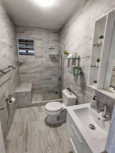 latest bathroom designs wall tiles 2023 Small Bathroom Inspo, Bathroom Designs Modern, Design Small Bathroom, Design Bathroom Ideas, Toilet And Bathroom Design, Bathroom Design Small Modern, Simple Bathroom Remodel, Bathroom Interior Design Modern