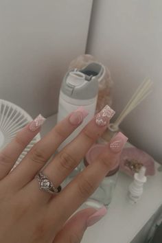 Summer hibiscus flower pink vacation french tip acrylic nails Vacation Acrylics, French Tip Flowers, French Tip Pink Nails, Flower French Tip, French Tip Pink, Hibiscus Nails, Summer Hibiscus, Pink Vacation, Pale Pink Nails