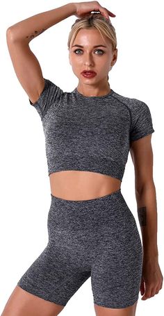 Seamless Crop Top, Workout Short, Yoga Outfits, Shorts Sets, Sport Shirts, Short Sleeve Crop Top, Workout Crop Top, Women's Workout, Short Sleeve Cropped Top