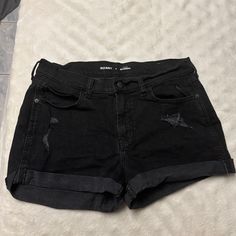 Brand New Never Worn Doesn’t Have Tags Black Mid Rise Boyfriend Shorts Long Black Shorts, Short Black Shorts, Book Outfits, Wishlist 2024, Black Y2k, Y2k Shorts, Black Jean Shorts, Boyfriend Shorts, Y2k Black